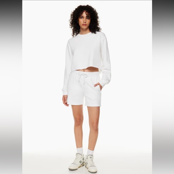 Aritzia - TNA Cozy Fleece Boyfriend 5" Sweatshort White Size L - Picture 1 of 13